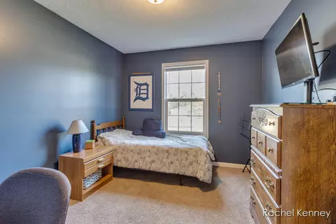 Bedroom - 6101 Greenbriar, Lowell, MI 49331 photo 6 of 9