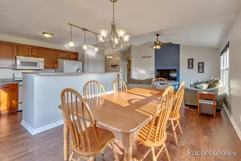 Dining - 6101 Greenbriar, Lowell, MI 49331 photo 3 of 3