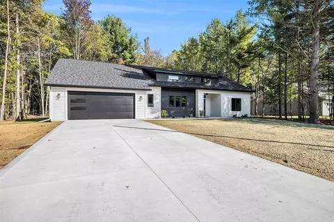 6448 Henry, Norton Shores, MI 49441