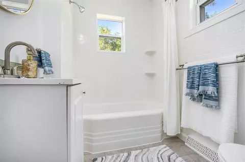 Bath - 5518 Monticello, Portage, MI 49024 photo 1 of 1