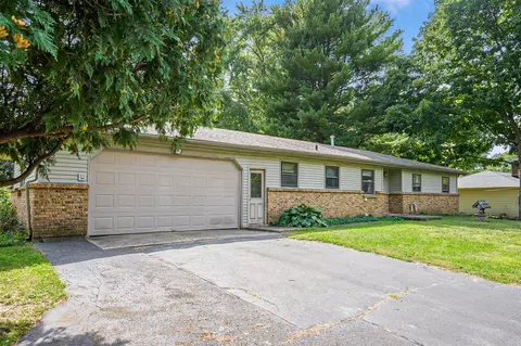 4832 Woodside, Buchanan, MI 49107