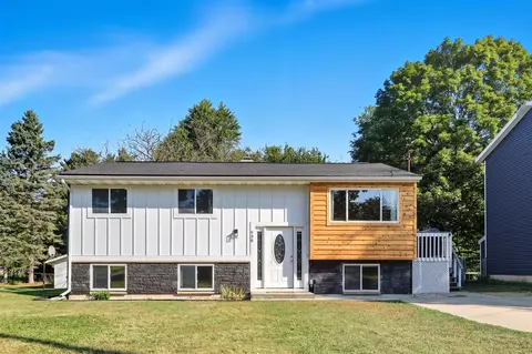 938 Greenwood, Middleville, MI 49333