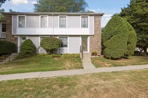 2037 Lac Du Mont, Haslett, MI 48840