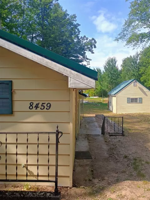 8459 N Lake Shr, Bitely, MI 49309