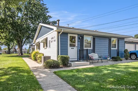 919 Andover #38, Grand Rapids, MI 49508
