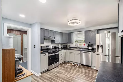 Kitchen - 3189 Comboni, Monroe, MI 48162 photo 1 of 1