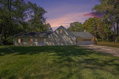 Exterior - 3189 Comboni, Monroe, MI 48162 photo 1 of 7