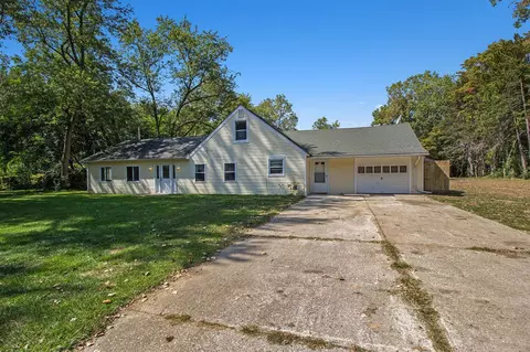 Exterior - 3189 Comboni, Monroe, MI 48162 photo 2 of 7