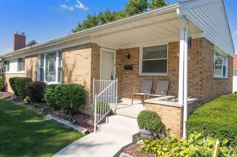 14000 Victoria, Oak Park, MI 48237