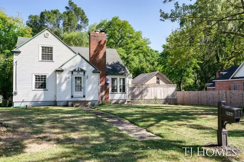 8966 Holton-duck Lk, Holton, MI 49425