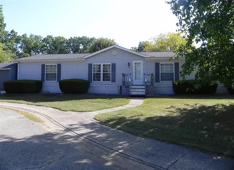 802 Raisin Riv, Three Rivers, MI 49093