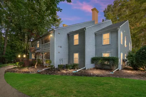 609 Curzon #104, Howell, MI 48843