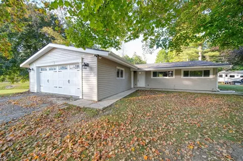 320 S Clinton, Manchester, MI 48158