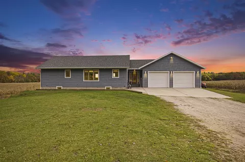 2110 S Poplar Ave, White Cloud, MI 49349