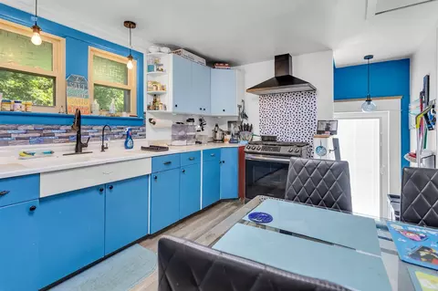 Kitchen - 885 Bryant Ave, Jackson, MI 49202 photo 2 of 2