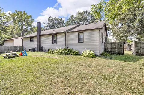 Exterior - 885 Bryant Ave, Jackson, MI 49202 photo 5 of 7