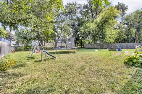 Exterior - 885 Bryant Ave, Jackson, MI 49202 photo 6 of 7
