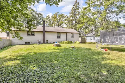 Exterior - 885 Bryant Ave, Jackson, MI 49202 photo 7 of 7