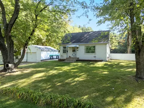 3016 Lyon, Kalamazoo, MI 49048