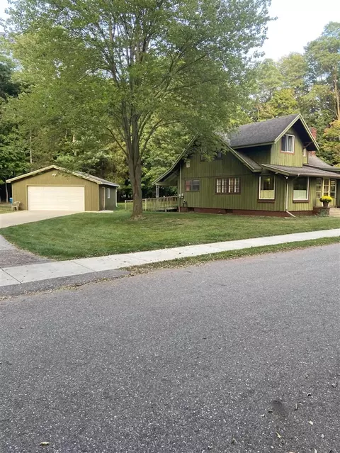200 Riverside, Allegan, MI 49010