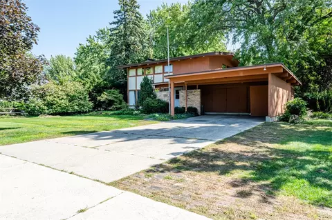 2211 Lakeshore, Saint Joseph, MI 49085