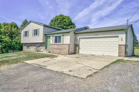 535 N Hacker, Howell, MI 48843