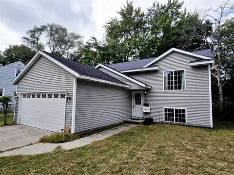 2831 Charlesgate, Wyoming, MI 49509
