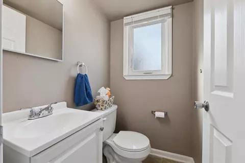 Bath - 3964 Niagara, Wayne, MI 48184 photo 1 of 3