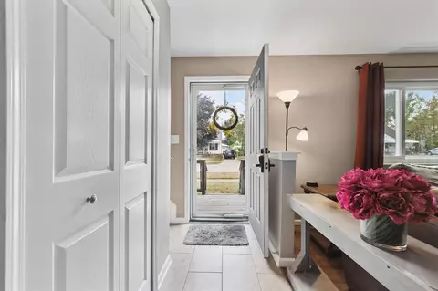 Entry Way - 3964 Niagara, Wayne, MI 48184 photo 1 of 2