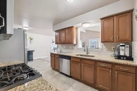 Kitchen - 3964 Niagara, Wayne, MI 48184 photo 2 of 3