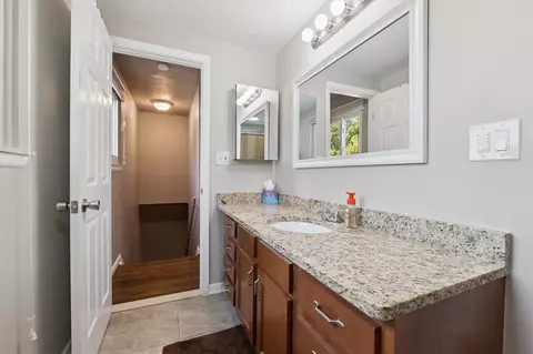 Bath - 3964 Niagara, Wayne, MI 48184 photo 3 of 3