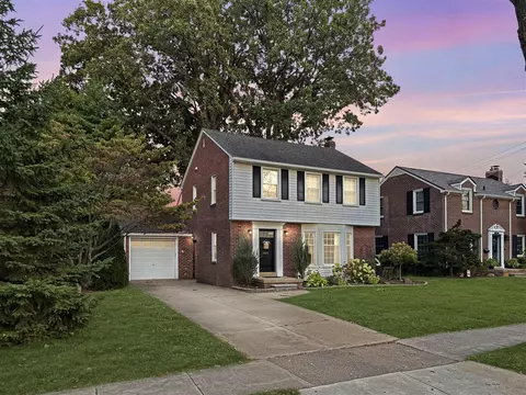 2577 Edsel, Trenton, MI 48183