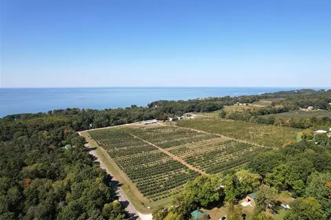 5090 S Lakeshore Dr, Ludington, MI 49431