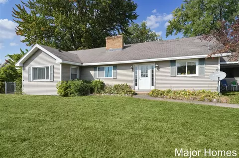 3705 Lake Michigan, Grand Rapids, MI 49534