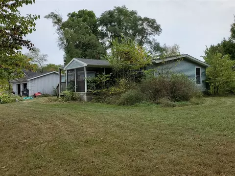 34751 28th Ave, Paw Paw, MI 49079