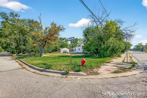 558 E Apple, Muskegon, MI 49442