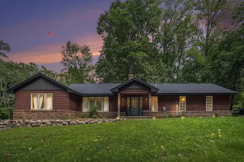 11441 Middle Rd, Three Rivers, MI 49093