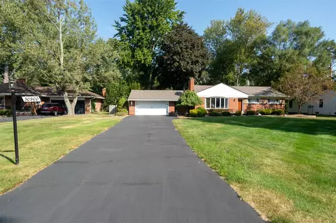 30900 Wentworth, Livonia, MI 48154