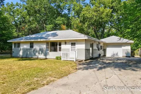 1510 Canterbury, Norton Shores, MI 49444