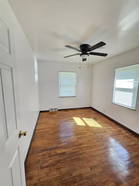 Bedroom - 2205 W Mcclellan, Flint, MI 48504 photo 1 of 3