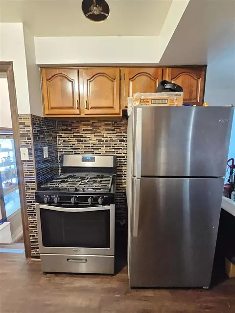 Kitchen - 2205 W Mcclellan, Flint, MI 48504 photo 2 of 2