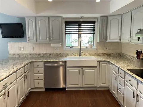 Kitchen - 8587 Stout, Grosse Ile, MI 48138 photo 1 of 8