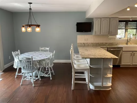 Kitchen - 8587 Stout, Grosse Ile, MI 48138 photo 2 of 8