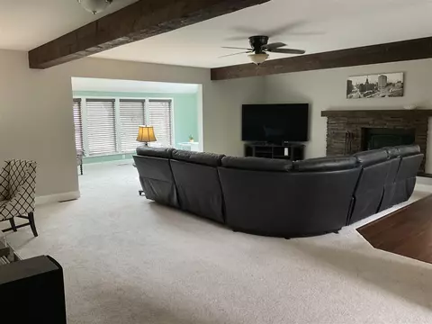 Living - 8587 Stout, Grosse Ile, MI 48138 photo 2 of 5