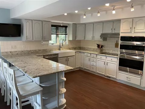 Kitchen - 8587 Stout, Grosse Ile, MI 48138 photo 8 of 8
