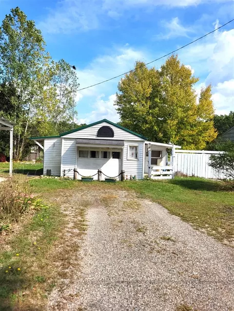 9640 Thornapple, Newaygo, MI 49337