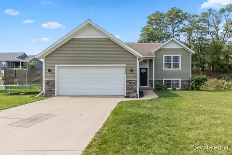 8329 Stonington, Jenison, MI 49428