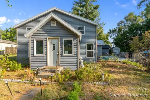 510 W Oakridge, Greenville, MI 48838