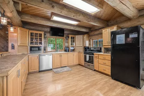 Kitchen - 3210 E Rivers Edge, Newaygo, MI 49337 photo 4 of 6