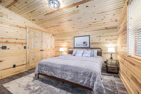 Bedroom - 3210 E Rivers Edge, Newaygo, MI 49337 photo 5 of 6